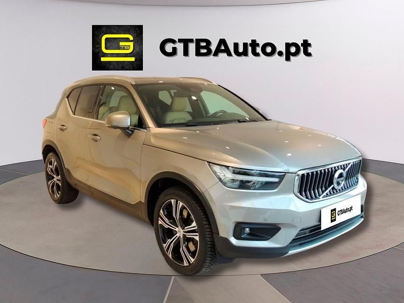 Cinza Usado 2020 Volvo XC40 Inscription SUV | € 32.499 (Caro) - Imagem 1/4
