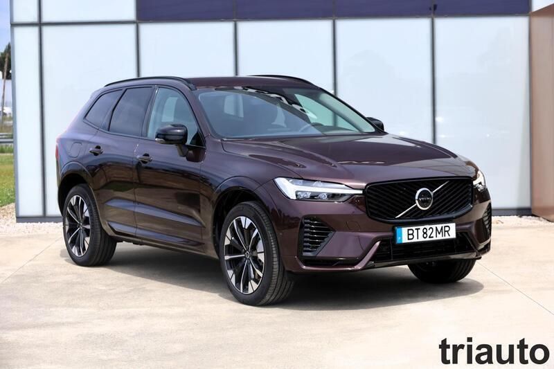 Cinza vapour Usado 2023 Volvo XC60 Plus SUV | € 61.300 - Imagem 1/4