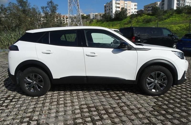 Usado Peugeot 2008 Active 110 HP (80 kW) 2022 Branco SUV