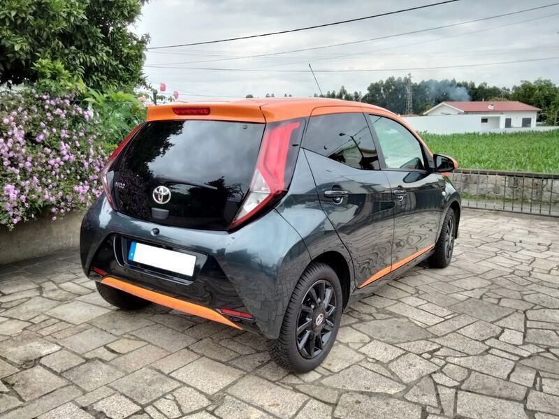 Vendido Toyota Aygo x-shift x-JBL - Carros usados para venda