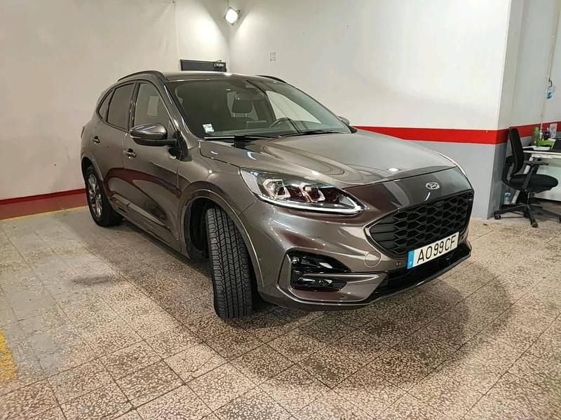 Usado Ford Kuga ST-Line X 225 HP (165 kW) 2022 Cinza SUV