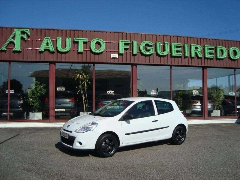 Branco Usado 2009 Renault Clio II | € 6.950 (Caro) - Imagem 1/4