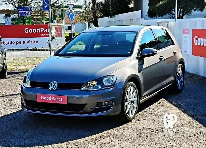 Cinzento Usado 2017 VW Golf VII Highline Citadino | € 13.000 (Preço justo) - Imagem 1/4