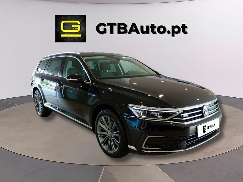 Preto Usado 2023 VW Passat GTE Carrinha | € 36.999 - Imagem 1/4