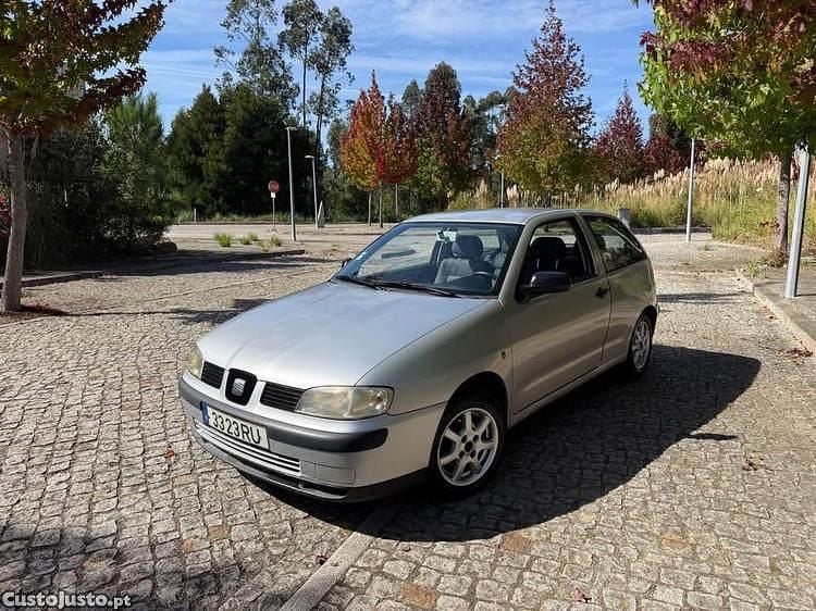 Cinza Usado 2001 Seat Ibiza Sedan | € 1.250 (Preço justo) - Imagem 1/1