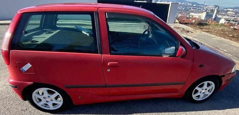 Usado Fiat Punto 71 HP (52 kW) 1994 Vermelho Citadino