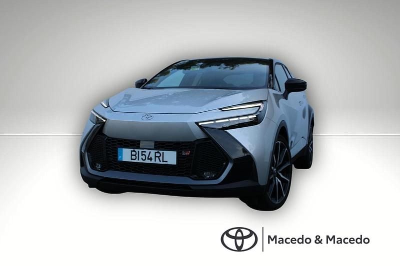 Cinza (pintura metalizada especial) Usado 2024 Toyota C-HR Edition SUV | € 41.990 - Imagem 1/4