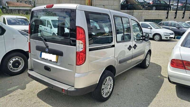 Cinzento Usado 2007 Fiat Doblò Monovolume | € 5.750 (Super Preço) - Imagem 1/3