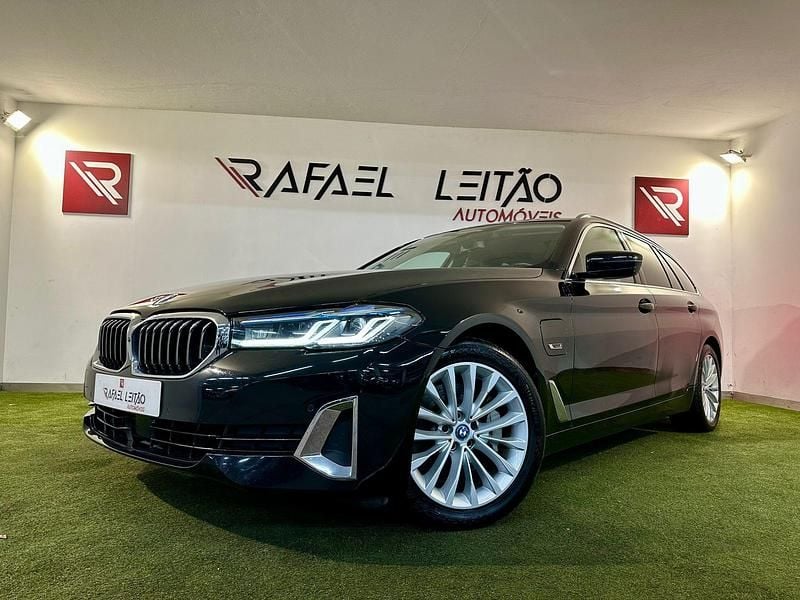 Preto Usado 2021 BMW 530 Luxury Line Carrinha | € 29.500 - Imagem 1/4