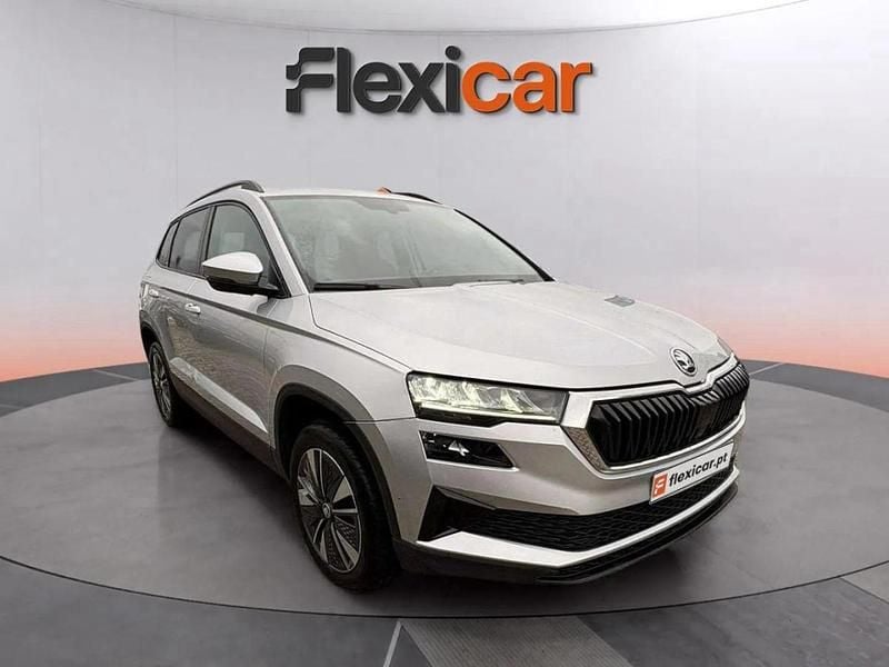Cinza Usado 2023 Skoda Karoq SUV | € 22.990 - Imagem 1/4