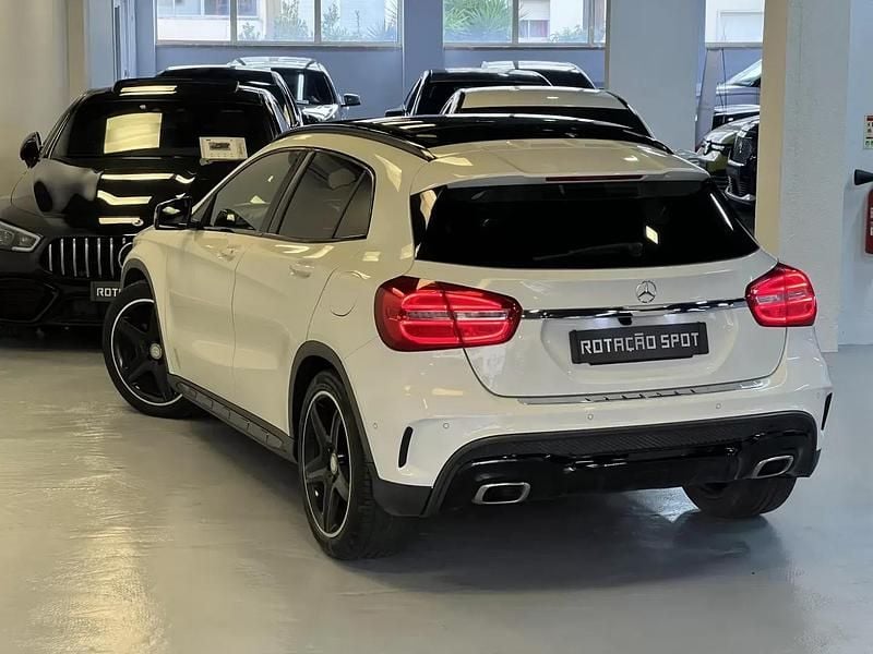 Usado Mercedes GLA200 AMG line 136 HP (100 kW) 2015 Branco SUV