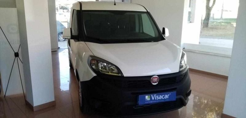 Branco Usado 2021 Fiat Doblò Monovolume | € 14.500 (Preço justo) - Imagem 1/4