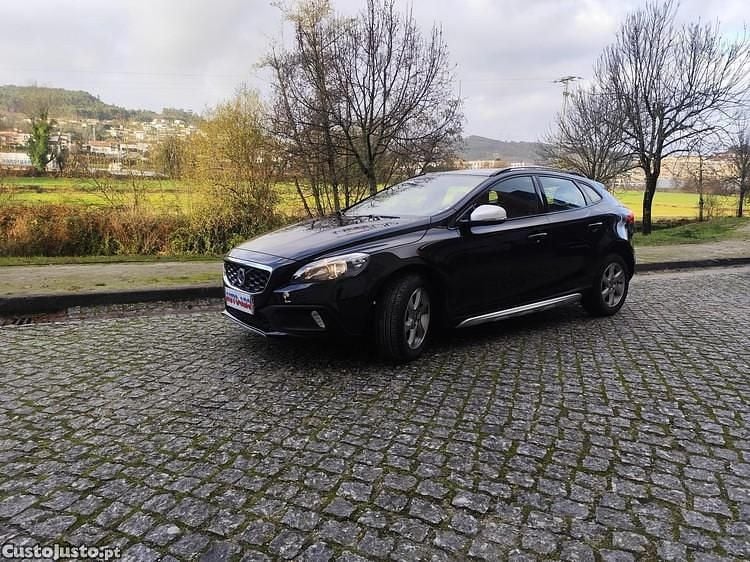 Preto Usado 2014 Volvo V40 Momentum Citadino | € 12.900 (Preço justo) - Imagem 1/1