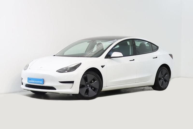 Branco Usado 2021 Tesla Model 3 Sedan | € 26.900 (Preço justo) - Imagem 1/2