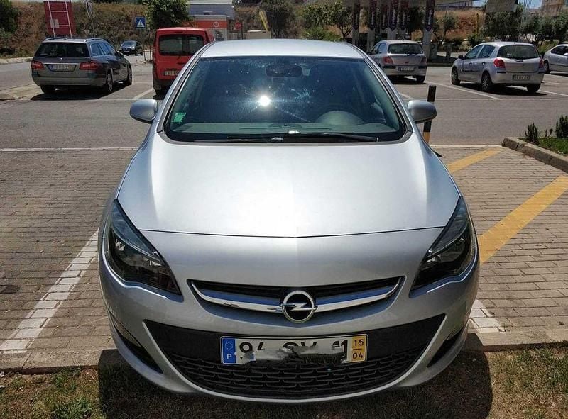 Usado Opel Astra 110 HP (80 kW) 2015 Sedan