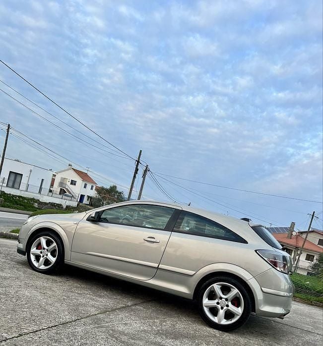 Usado Opel Astra GTC 125 HP (91 kW) 2008