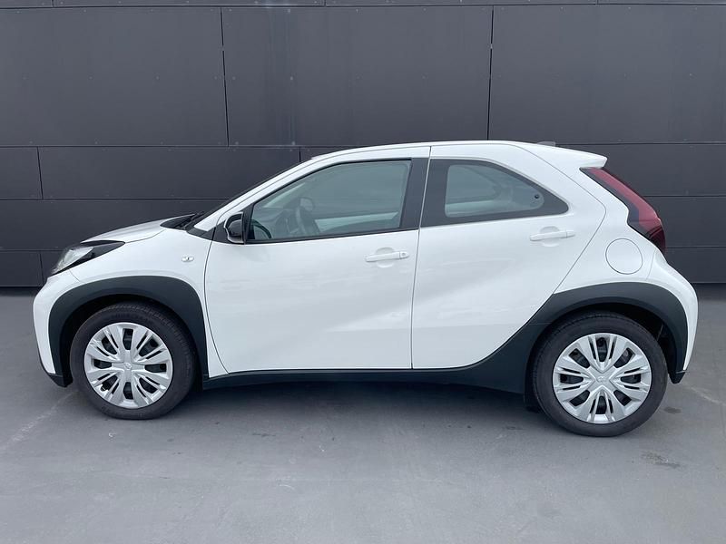 Usado Toyota Aygo X X-play 72 HP (52 kW) 2024 Branco (sólida) SUV