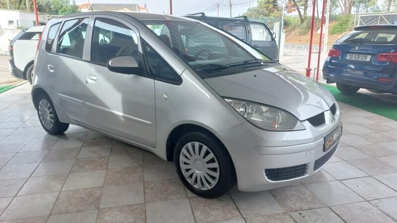 Usado Mitsubishi Colt Invite 75 HP (55 kW) 2006 Cinzento Citadino