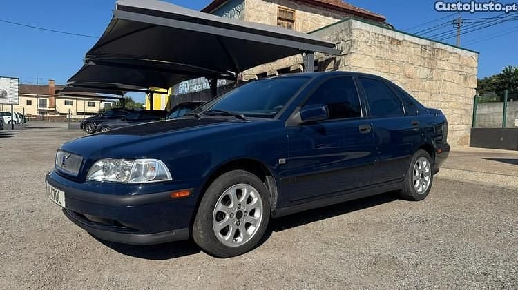 Azul Usado 1999 Volvo S40 Sedan | € 2.499 - Imagem 1/1