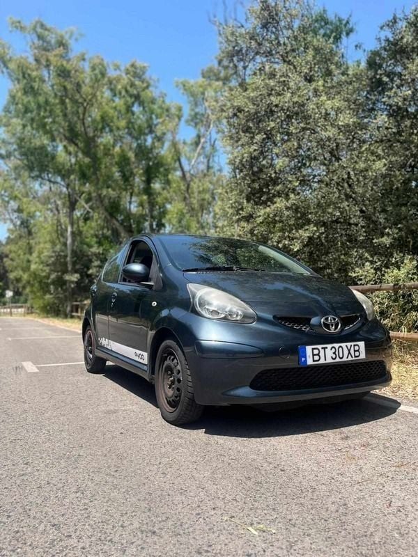 Cinzento Usado 2010 Toyota Aygo Citadino | € 4.500 (Preço justo) - Imagem 1/4