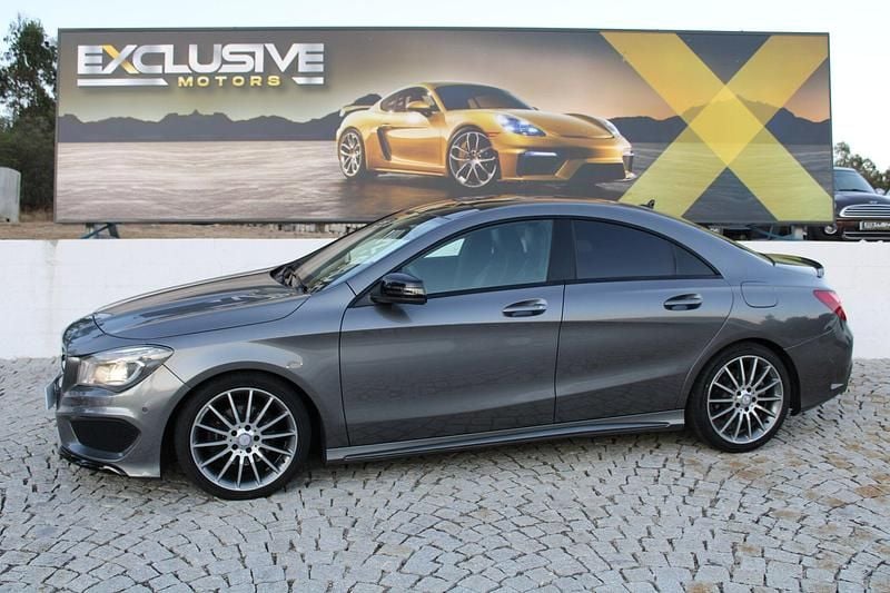 Cinza Usado 2015 Mercedes CLA180 AMG line Sedan | € 22.490 (Preço justo) - Imagem 1/4