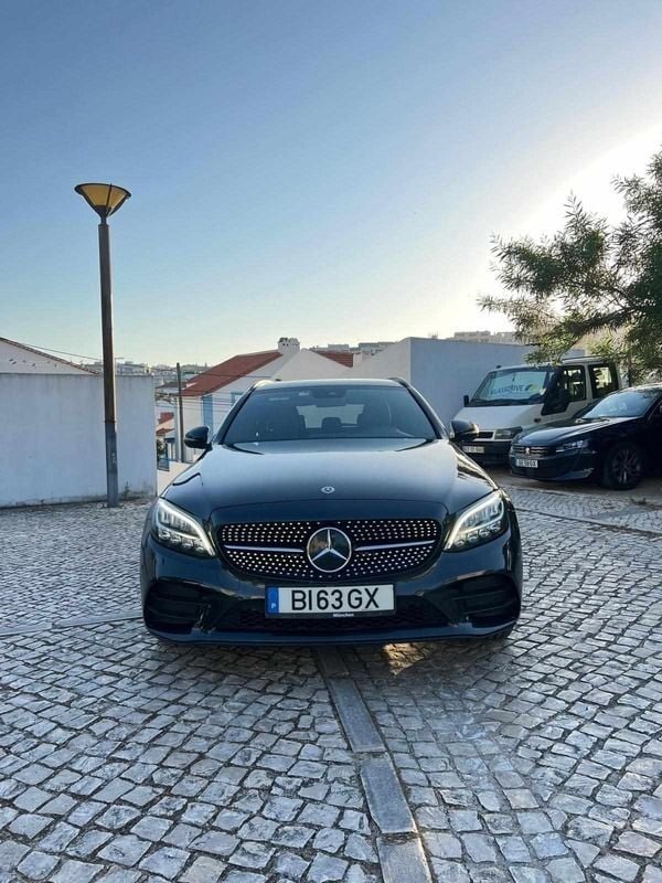 Cinzento Usado 2019 Mercedes C300 Carrinha | € 26.550 (Preço justo) - Imagem 1/4