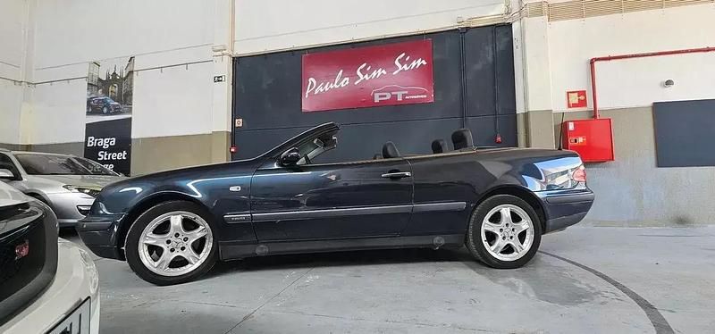 Usado Mercedes CLK230 193 HP (141 kW) 1999 Preto Cabrios