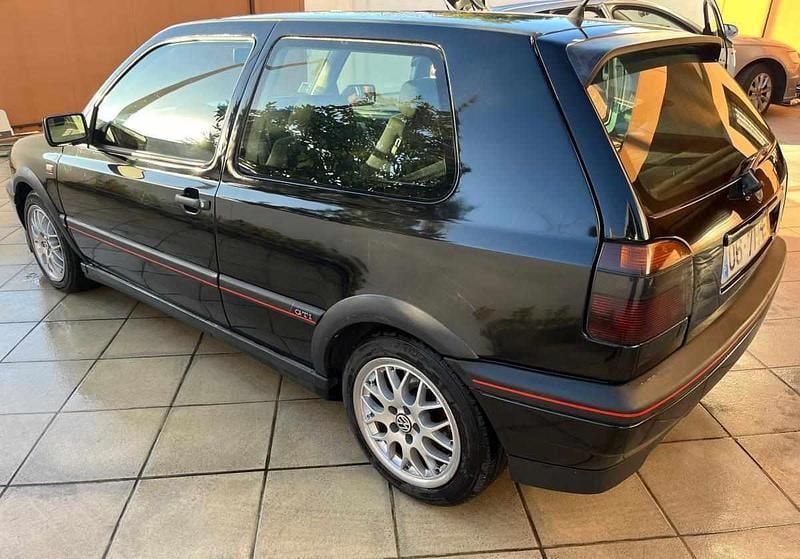 Usado VW Golf Cabriolet 116 HP (85 kW) 1992 Preto Cabrios