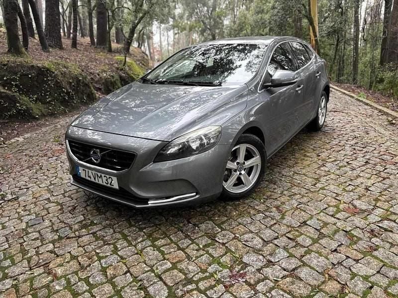 Usado Volvo V40 120 HP (88 kW) 2016 Cinzento