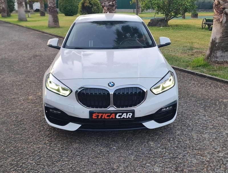 Usado BMW 118 Sport Line 150 HP (110 kW) 2021 Branco Citadino
