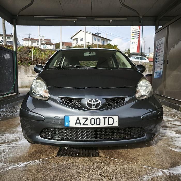 Usado Toyota Aygo 68 HP (50 kW) 2007 Citadino
