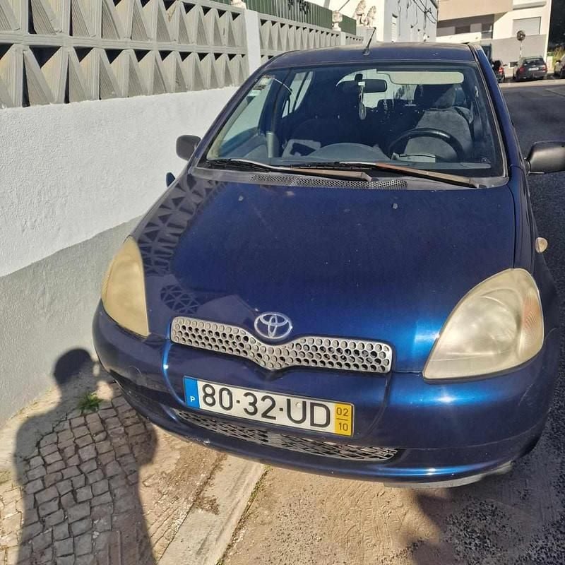 Azul Usado 2002 Toyota Yaris Citadino | € 4.000 (Caro) - Imagem 1/4