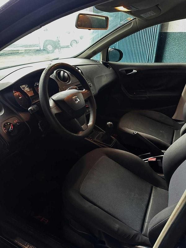Usado Seat Ibiza I-Tech 70 HP (51 kW) 2014 Preto