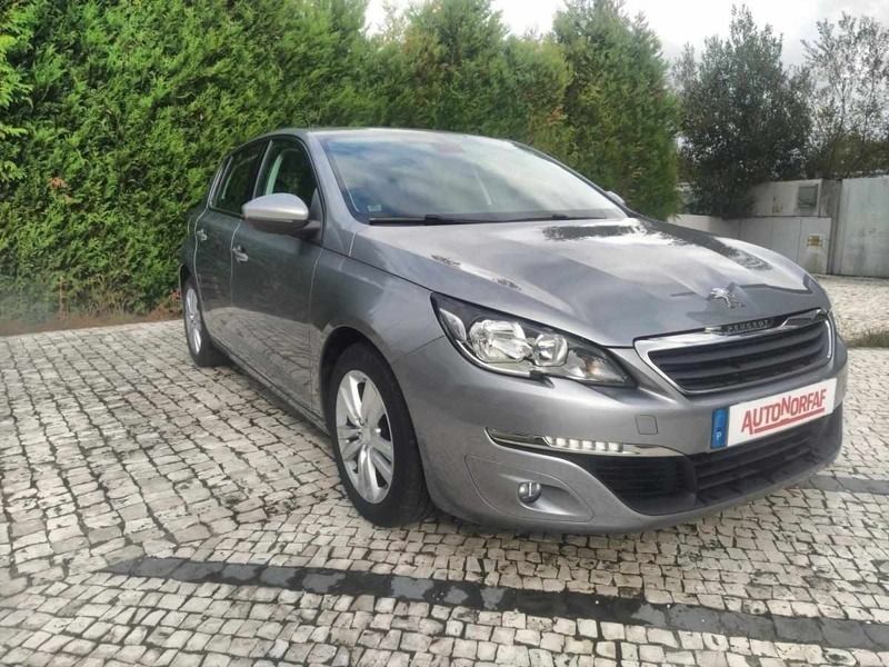 Cinzento Usado 2016 Peugeot 308 Allure Citadino | € 13.900 (Preço elevado) - Imagem 1/4