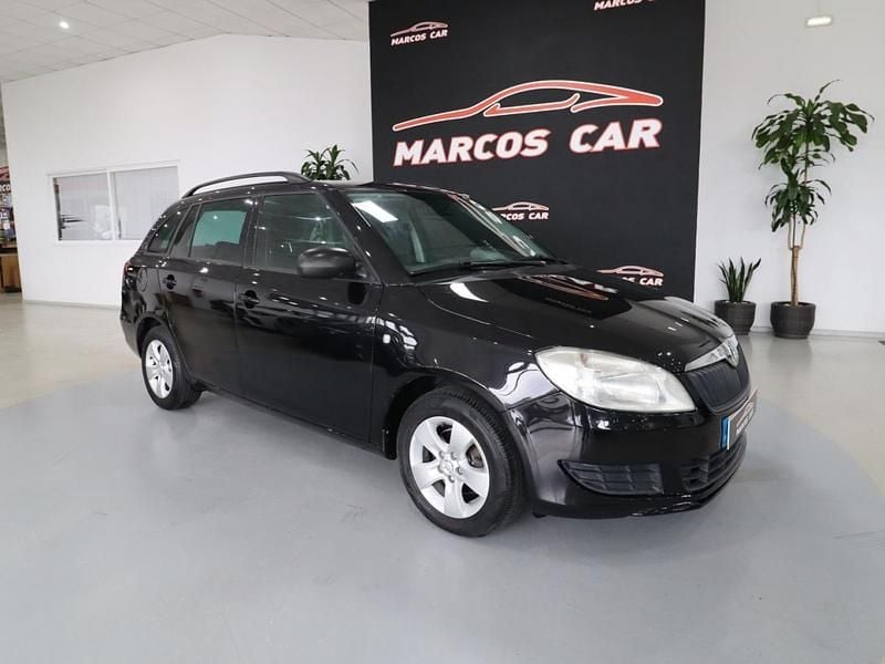 Preto Usado 2011 Skoda Fabia Ambiente Carrinha | € 6.900 - Imagem 1/4
