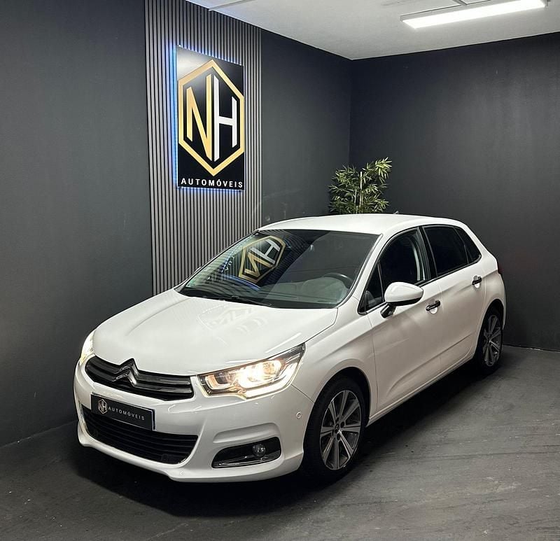 Branco Usado 2017 Citroën C4 PureTech | € 10.990 (Super Preço) - Imagem 1/4
