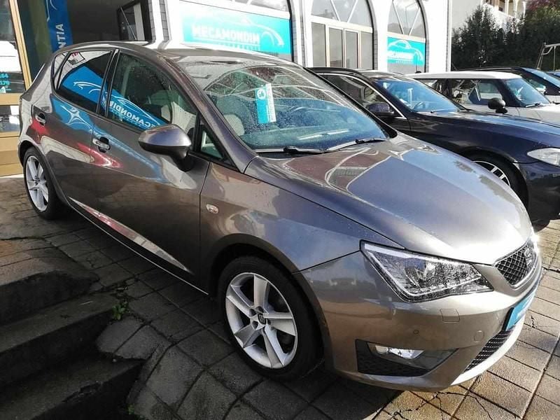 Cinzento Usado 2017 Seat Ibiza | € 11.900 (Bom preço) - Imagem 1/4
