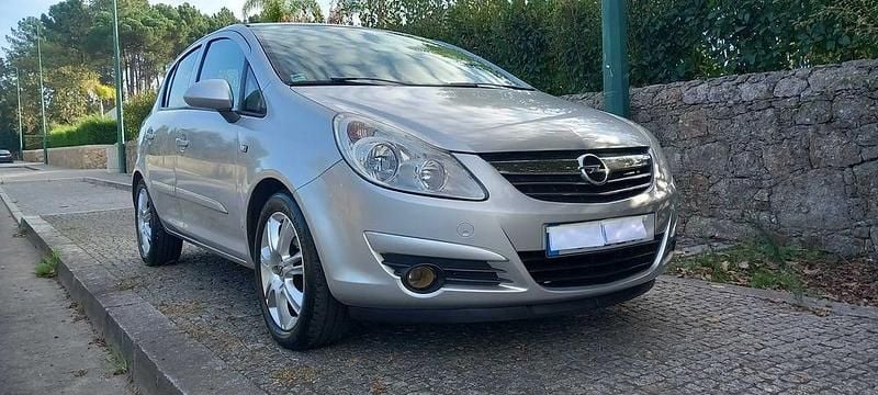 Usado 2007 Opel Corsa Cosmo Sedan | € 4.600 (Preço justo) - Imagem 1/4