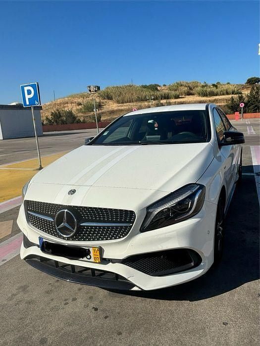 Usado 2017 Mercedes A180 Edition Sedan | € 19.500 - Imagem 1/4