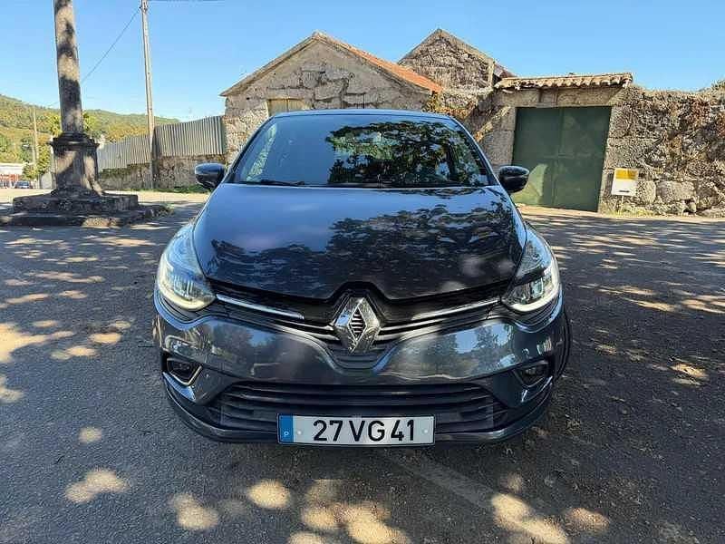 Usado Renault Clio IV Initiale Paris 90 HP (66 kW) 2018 Cinza