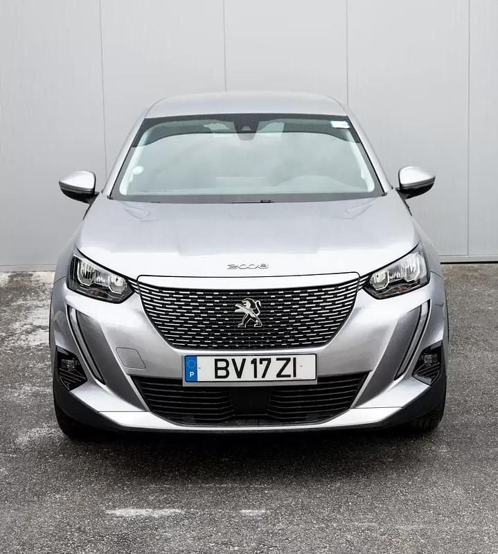 Usado Peugeot e-2008 Active 100 kW (136 HP) 2021 Cinzento prata metalizado SUV