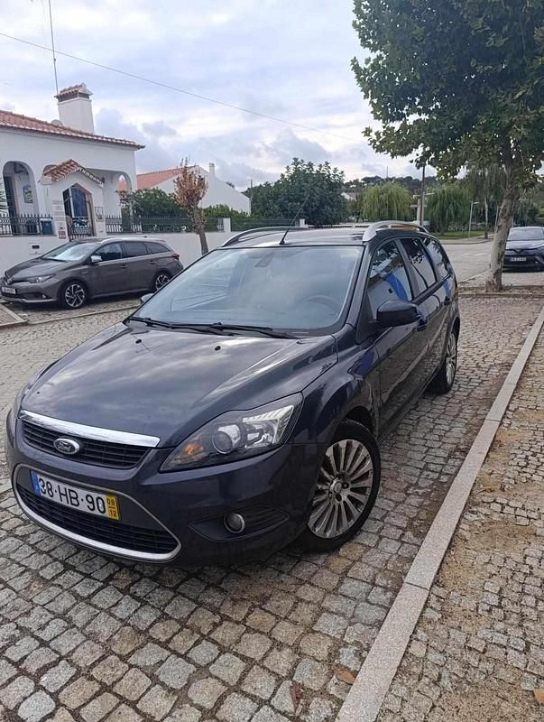 Cinzento Usado 2008 Ford Focus Citadino | € 4.400 (Preço justo) - Imagem 1/4
