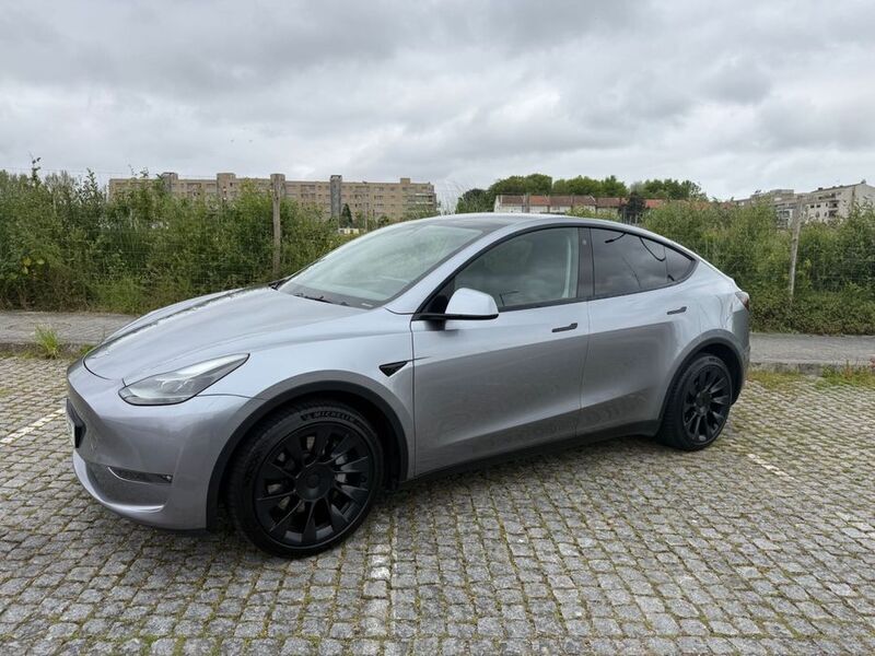 Usado 2023 Tesla Model Y Long Range SUV | € 39.499 - Imagem 1/4