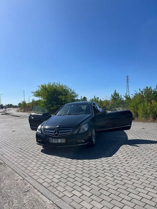Usado 2010 Mercedes E250 Coupé | € 11.000 - Imagem 1/4