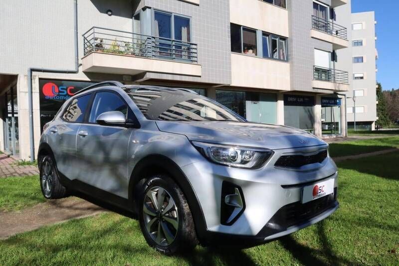 Cinzento Usado 2022 Kia Stonic SUV | € 15.990 (Preço justo) - Imagem 1/4