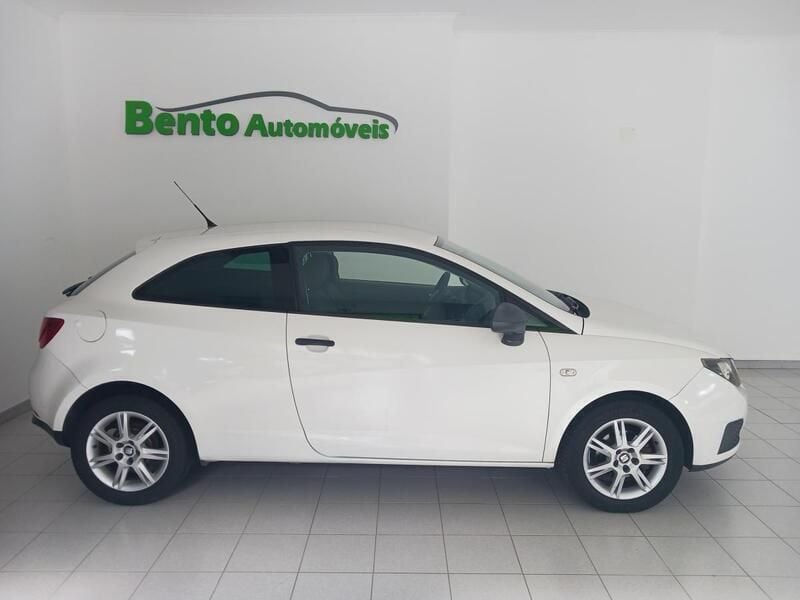 Branco Usado 2010 Seat Ibiza Business Citadino | € 6.999 (Super Preço) - Imagem 1/4