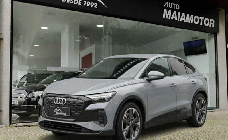 Cinza Usado 2022 Audi e-tron S-Line SUV | € 36.500 - Imagem 1/4
