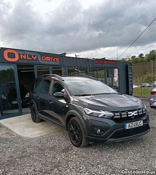 Cinza Usado 2023 Dacia Jogger Extreme | € 19.799 - Imagem 1/1