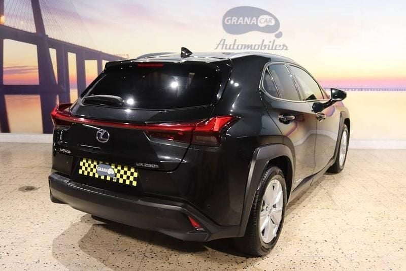 Usado Lexus UX 184 HP (135 kW) 2019 Preto SUV
