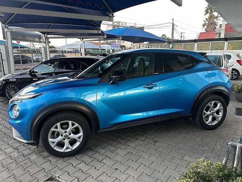 Usado Nissan Juke N-Connecta 114 HP (83 kW) 2021 Azul SUV